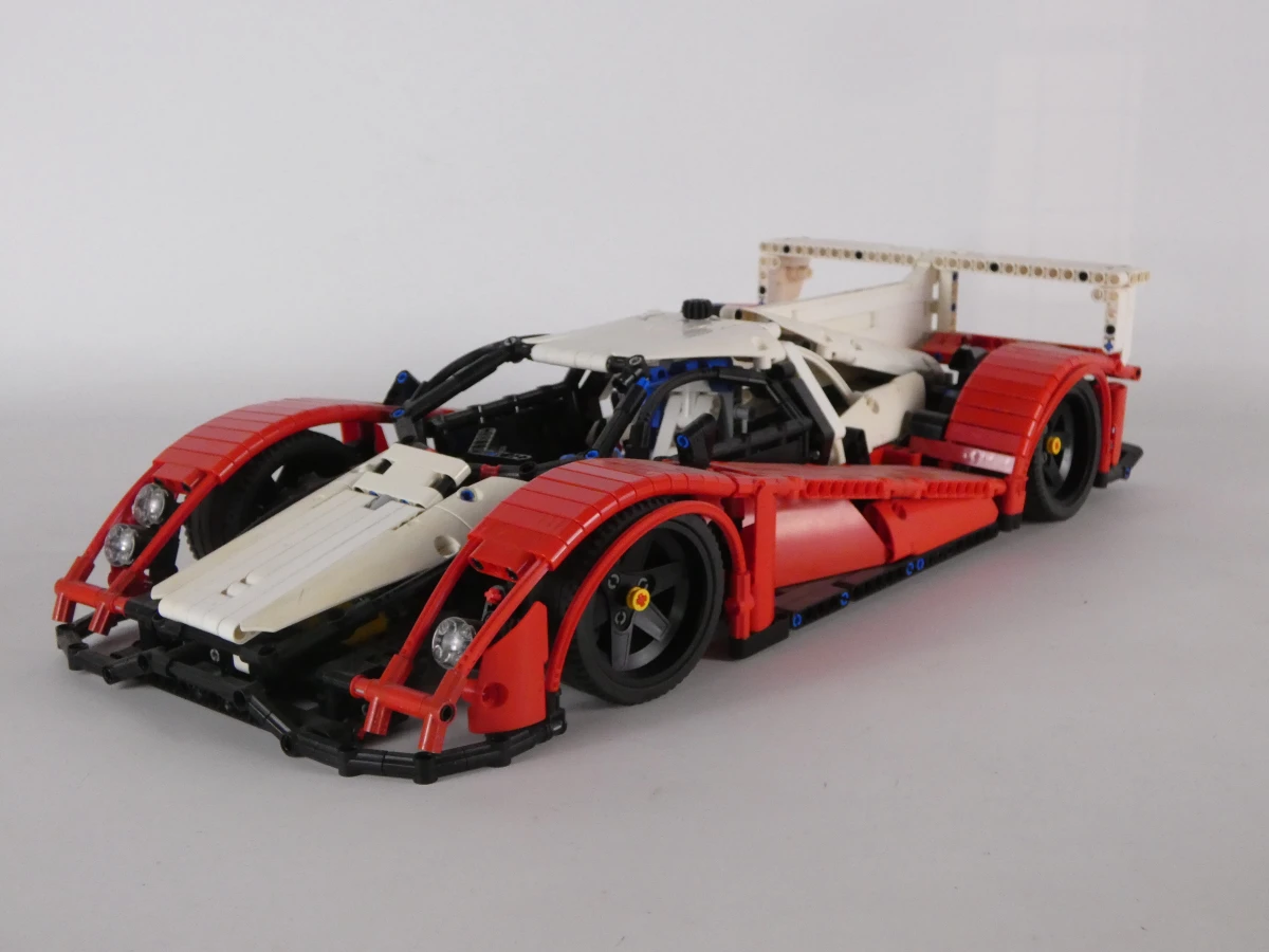 LEGO Technic LMP1 raceauto model (42039)