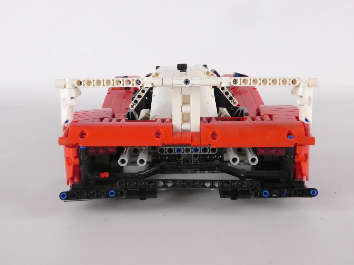LEGO Technic LMP1 raceauto model (42039)