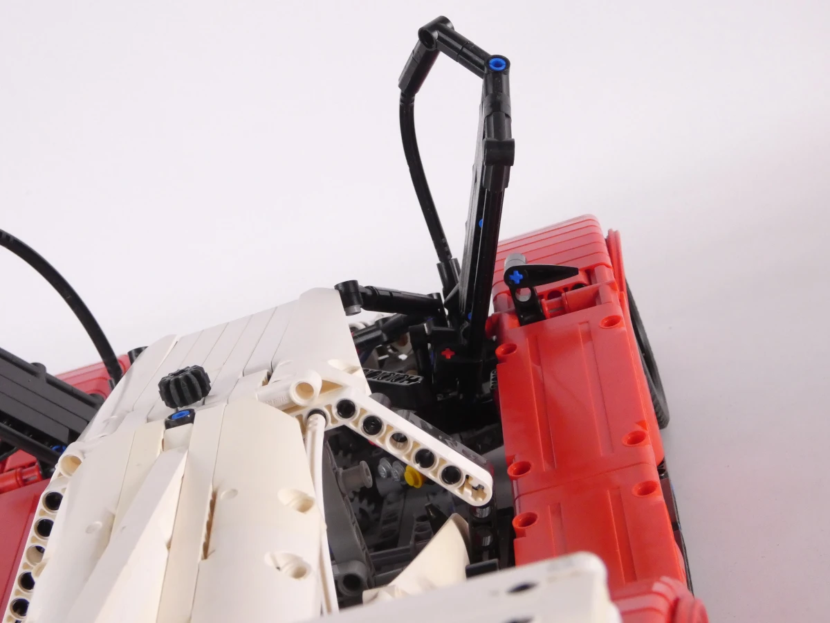 LEGO Technic LMP1 raceauto model (42039)