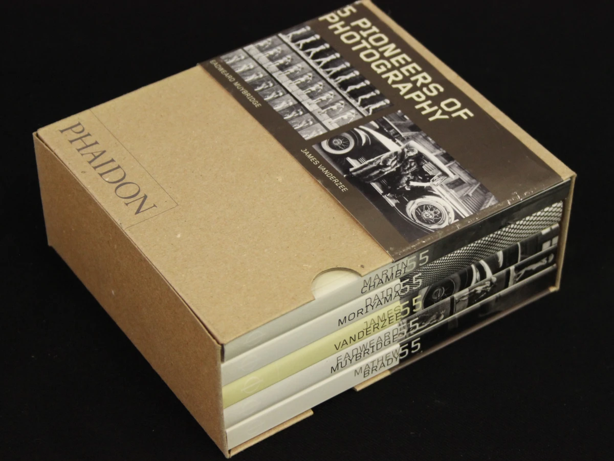 Phaidon 55 – Set van 25 fotografieboeken in 5 verzamelboxen