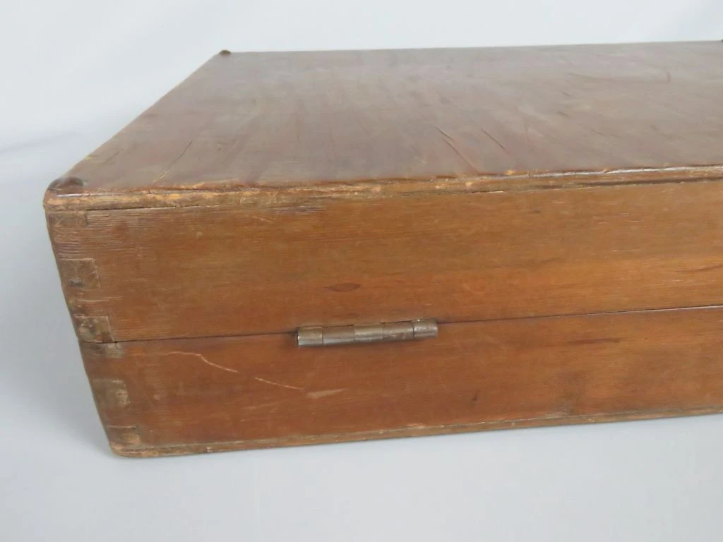 Vintage houten backgammon spel met dobbelstenen