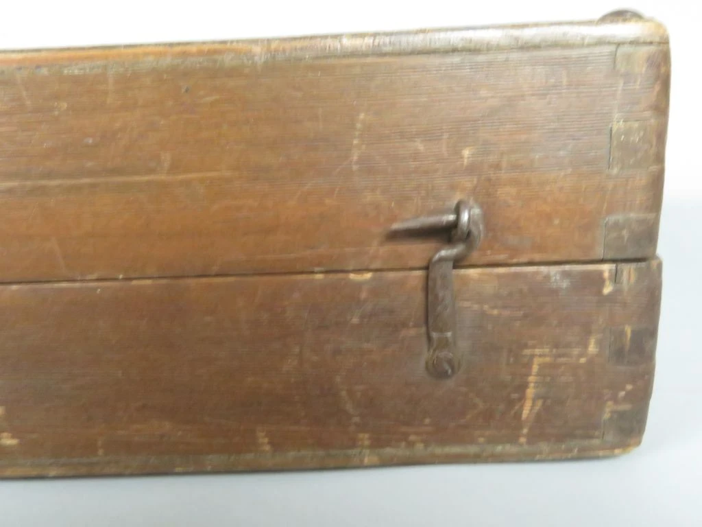 Vintage houten backgammon spel met dobbelstenen