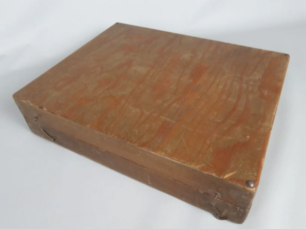 Vintage houten backgammon spel met dobbelstenen