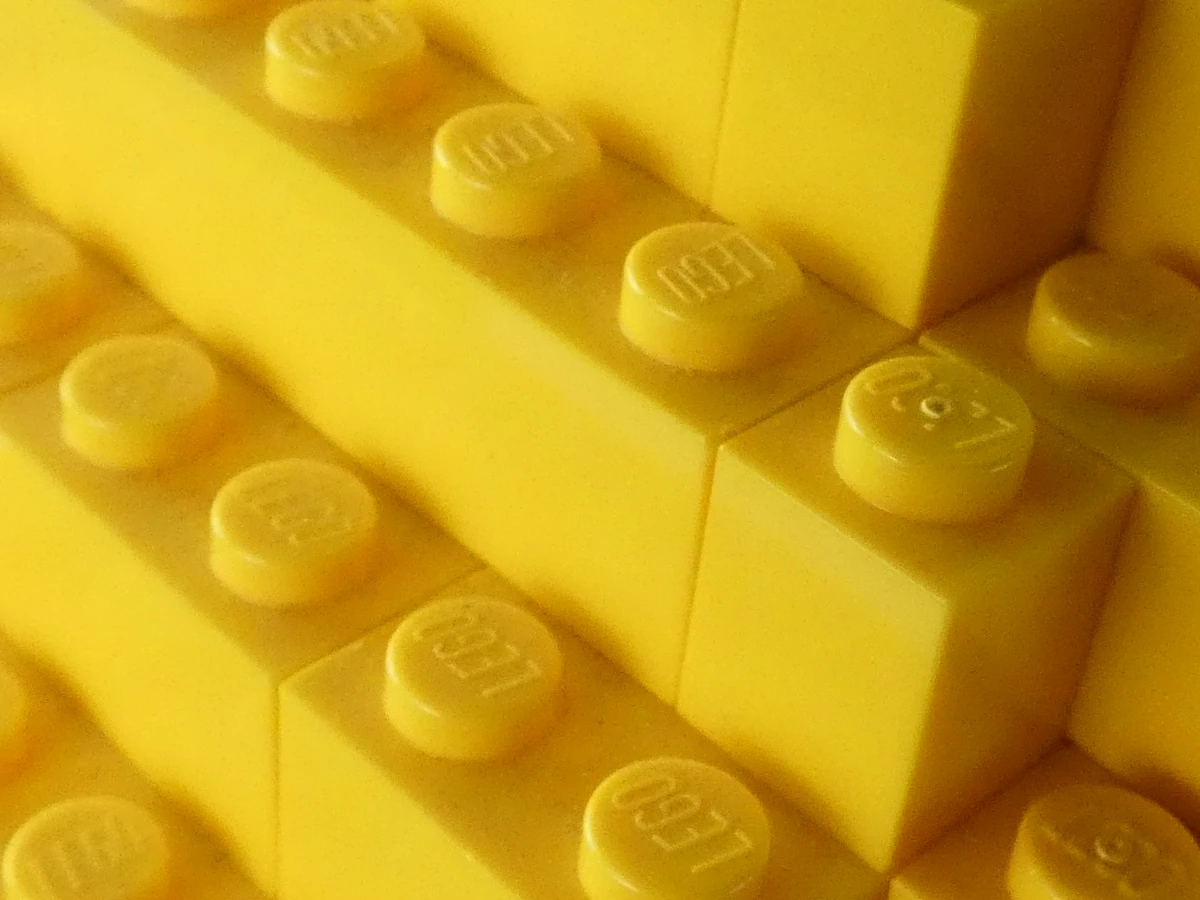 Gele eend van LEGO blokken