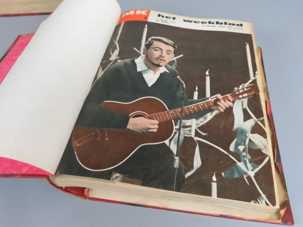 Set van 4 ingebonden jaargangen Het Weekblad jaren 60