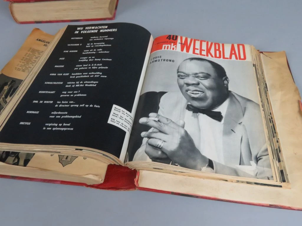Set van 4 ingebonden jaargangen Het Weekblad jaren 60