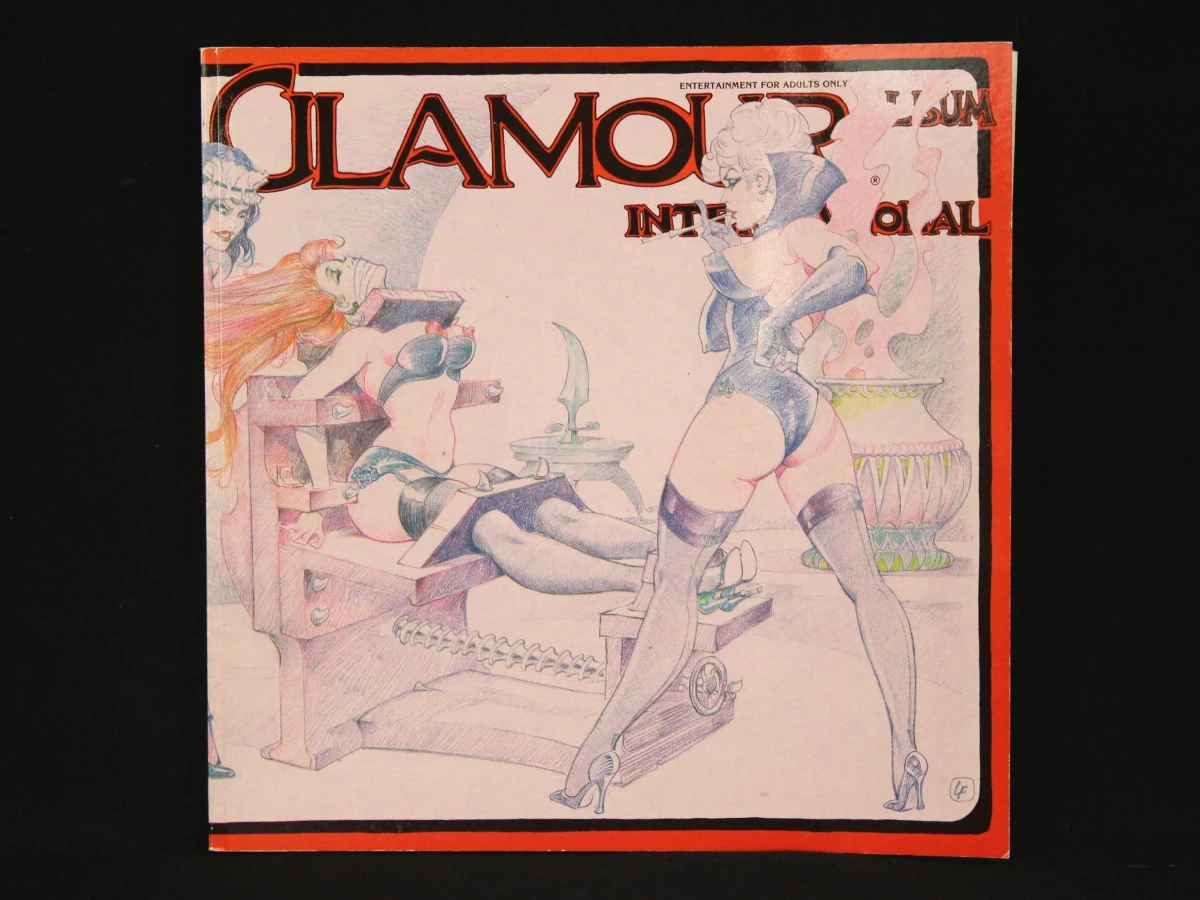 Set van 4 vintage Glamour International stripmagazines uit 1985