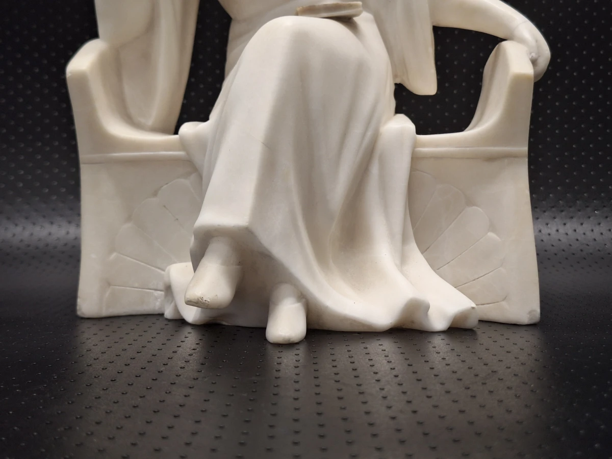 Art Deco sculptuur 'Lezende jonge vrouw' - Ezio Trapassi - natuursteen, Italië