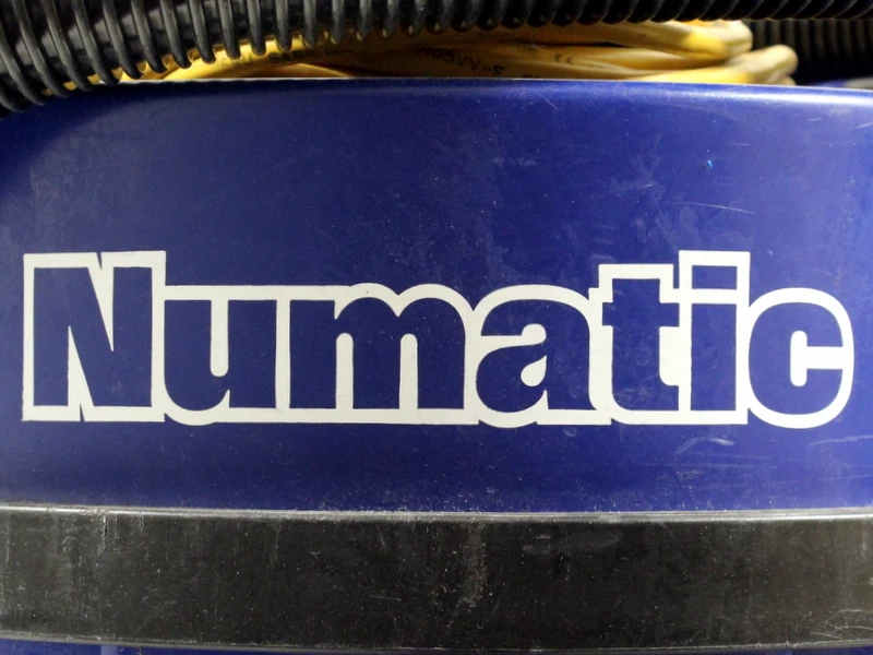 Numatic stofzuiger model NVH180-11 met krachtige motor en accessoires