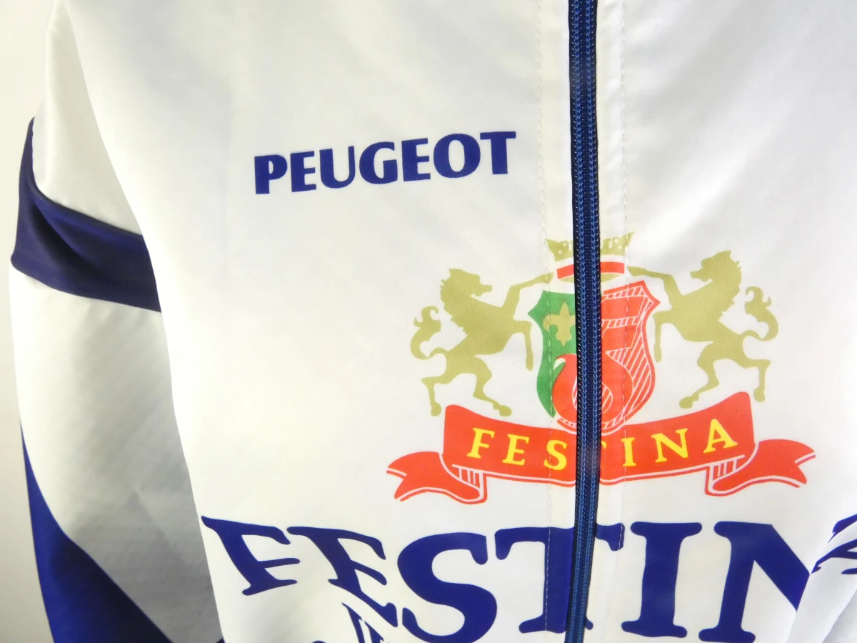 Sportieve jas met Festina Watches en Peugeot opdruk