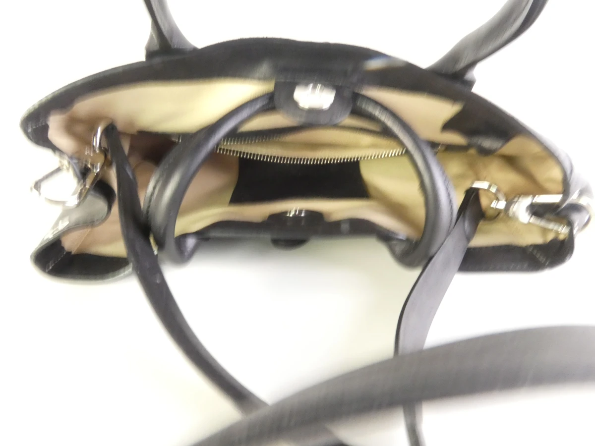 Zwarte leren handtas Longchamp Roseau made in Marokko