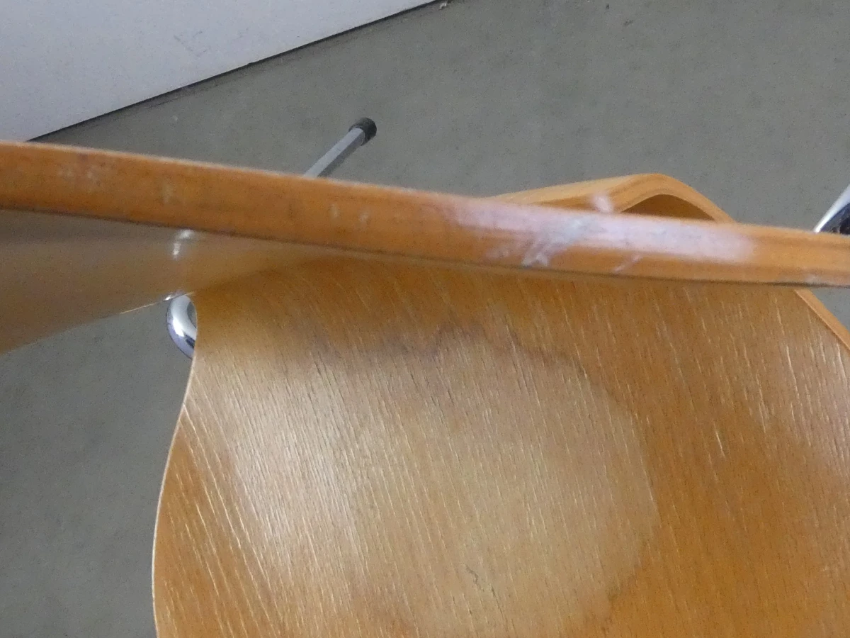 Arne Jacobsen Fritz Hansen vlinderstoel van verchroomd staal en houtfineer