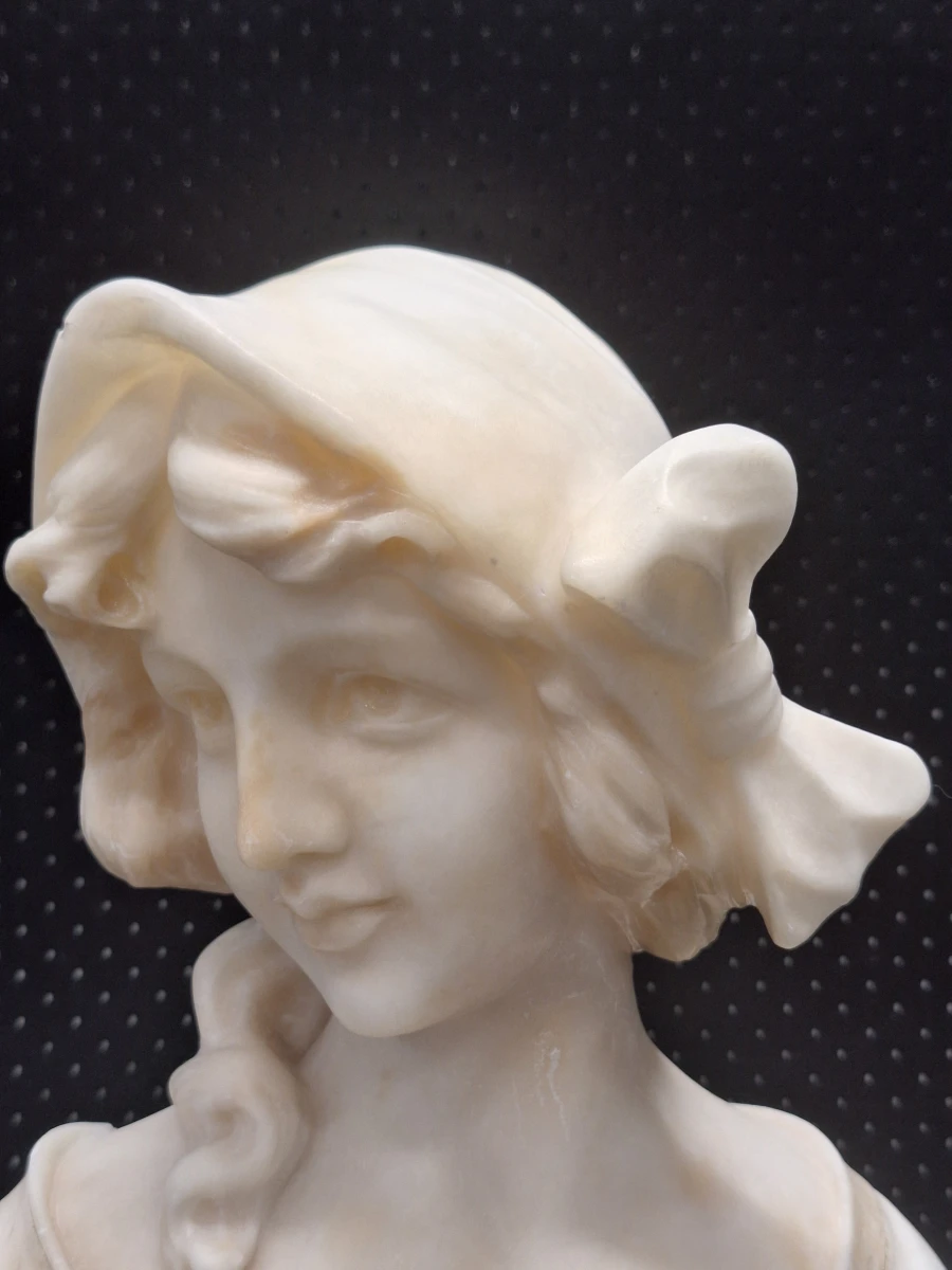 Antieke Art Nouveau albasten buste van jong meisje - Giuseppe Bessi (1857–1922)