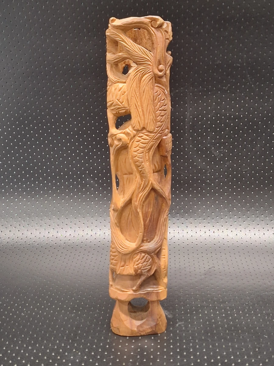 Handgesneden Chinees houten beeld van Longnü met draak - vintage boeddhistische houtsnijwerk