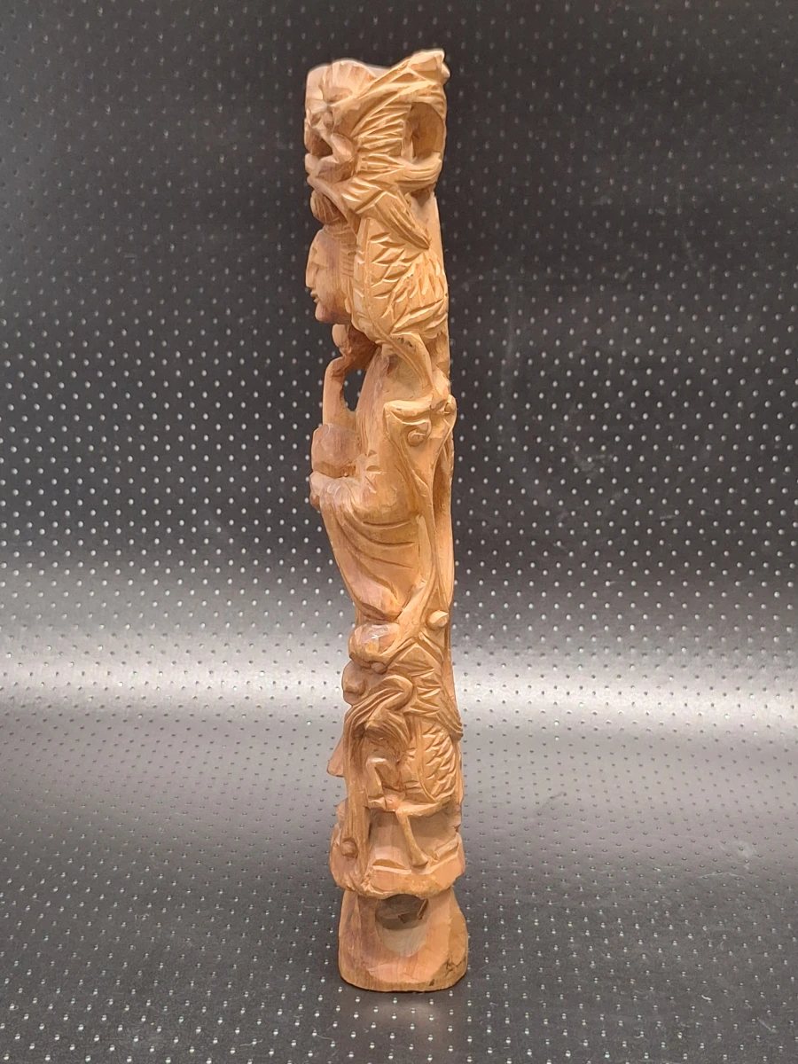 Handgesneden Chinees houten beeld van Longnü met draak - vintage boeddhistische houtsnijwerk