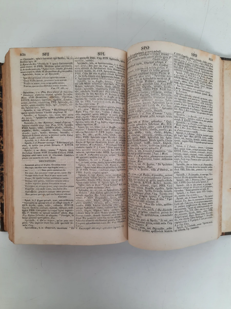 Antiek Boek 'Gradus ad Parnassum' (1826) – Fr. Noël – Latijns-Frans Woordenboek / Poëzie
