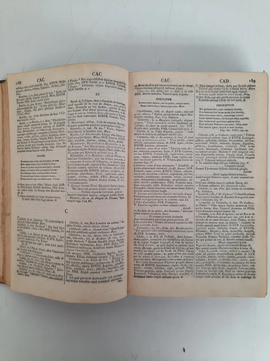 Antiek Boek 'Gradus ad Parnassum' (1826) – Fr. Noël – Latijns-Frans Woordenboek / Poëzie
