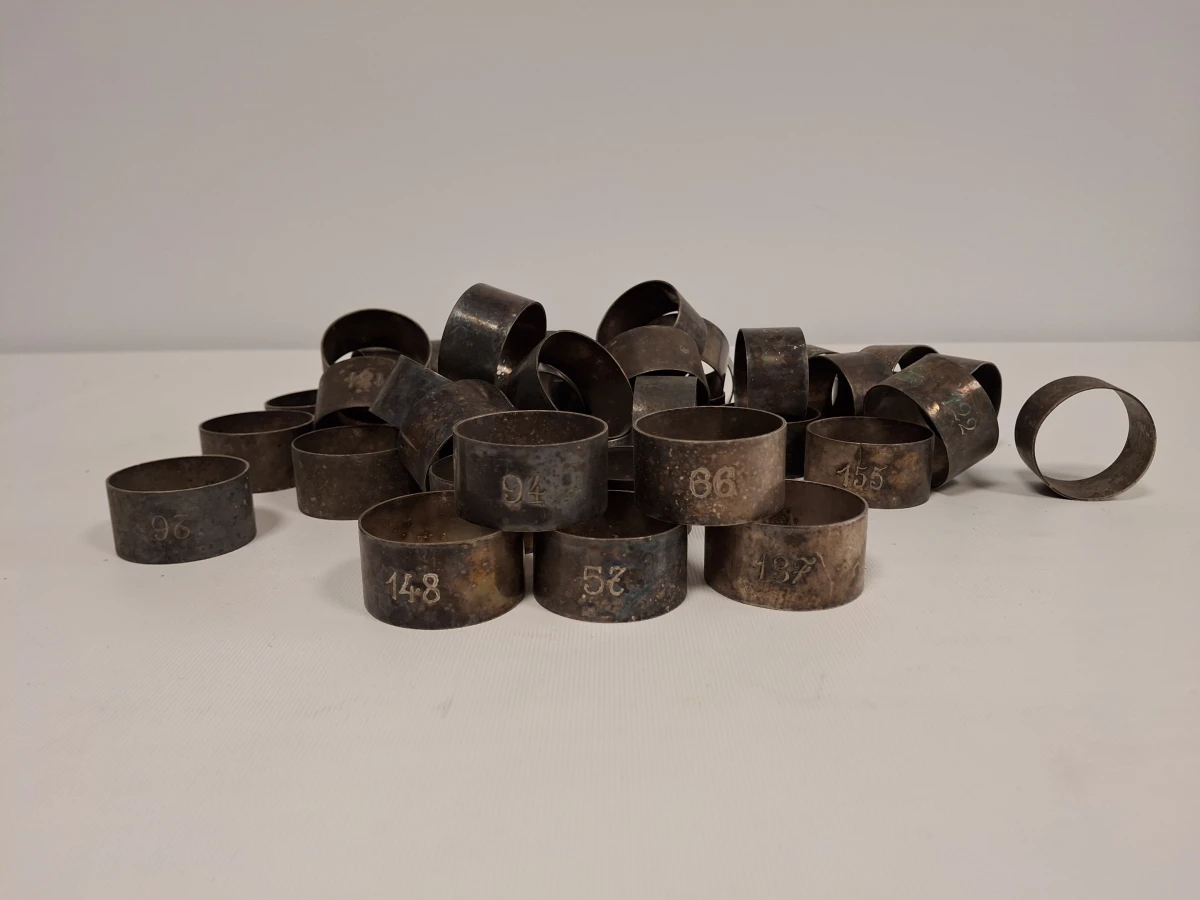 Set metalen ringen met nummers