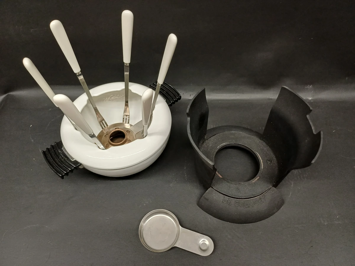 Le Creuset fondue set
