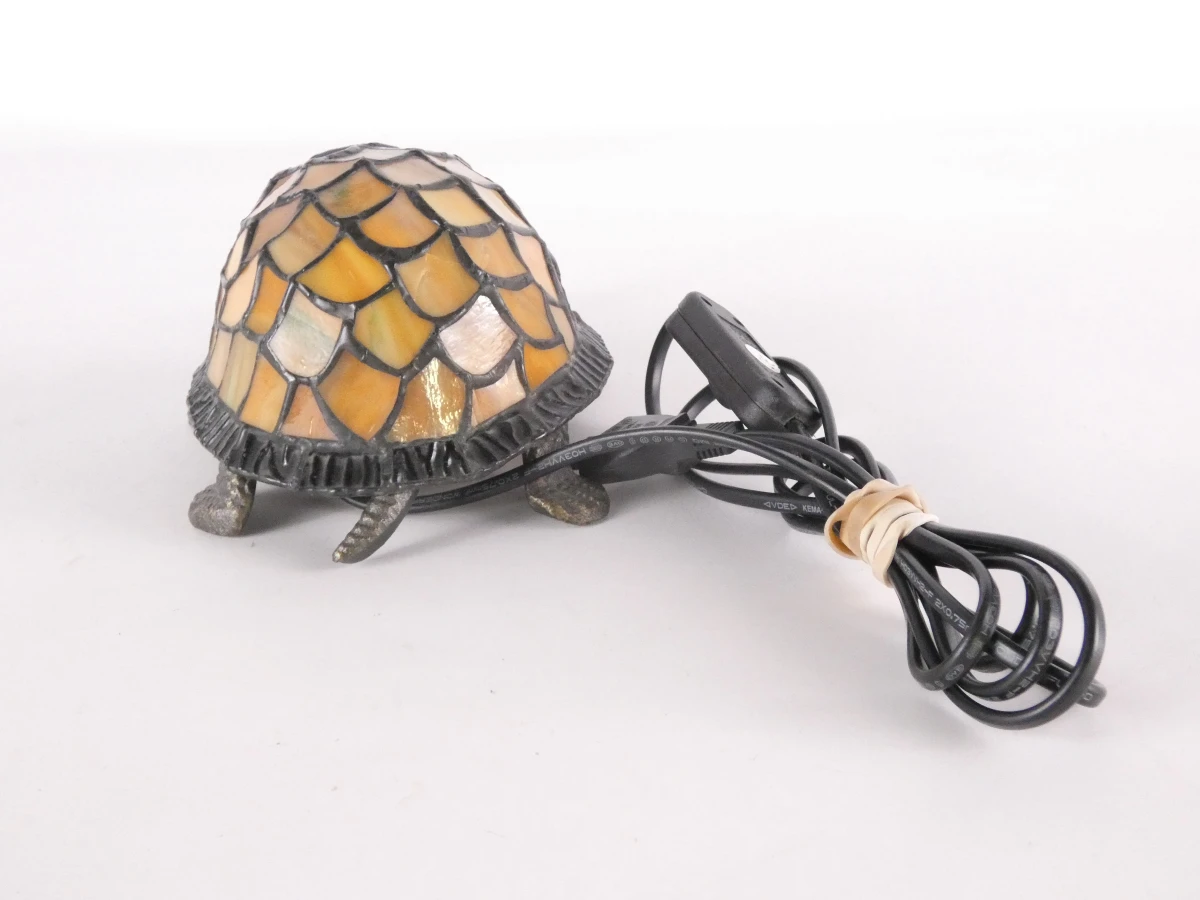 Dehoka Tiffany-stijl tafellamp – schildpad van gekleurd glas