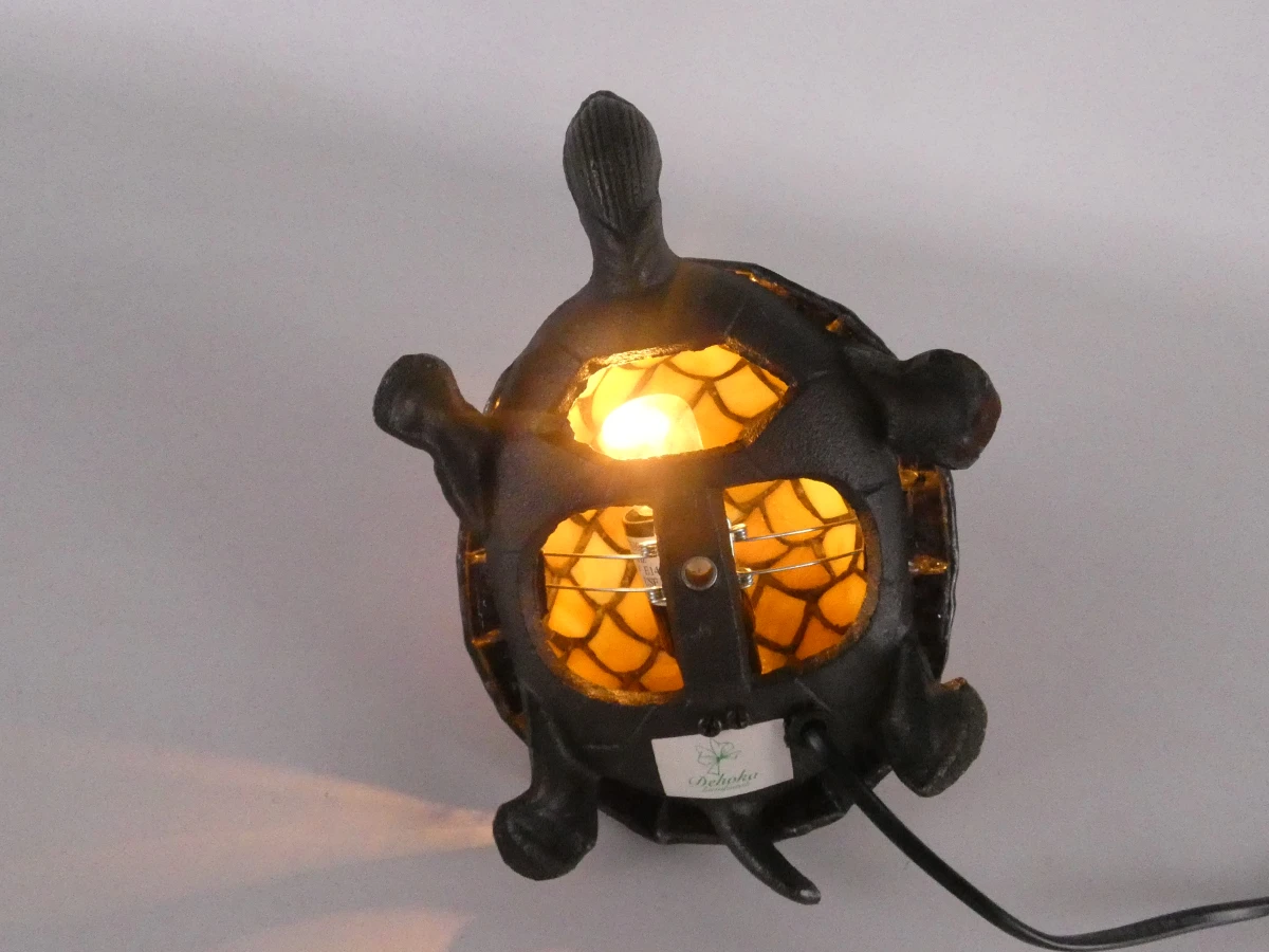 Dehoka Tiffany-stijl tafellamp – schildpad van gekleurd glas