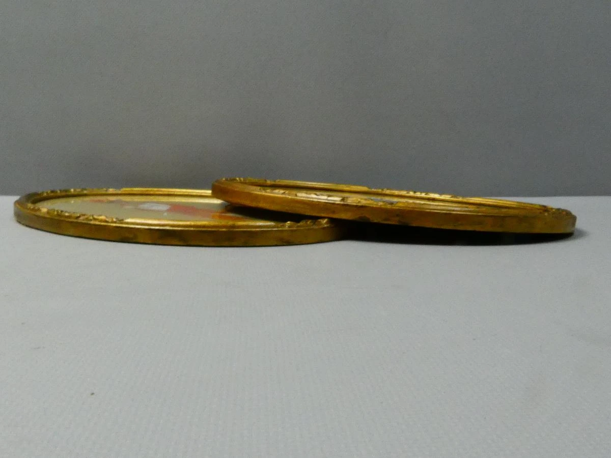 Set van 2 ovale vintage schilderijtjes met historische figuren