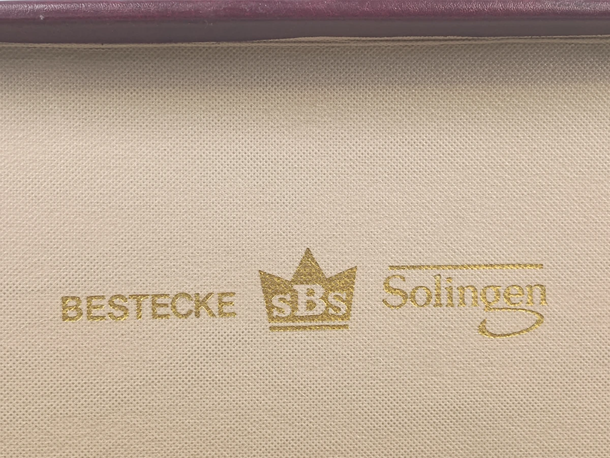 SBS Solingen 69-delige bestekkoffer, 24-karaat verguld