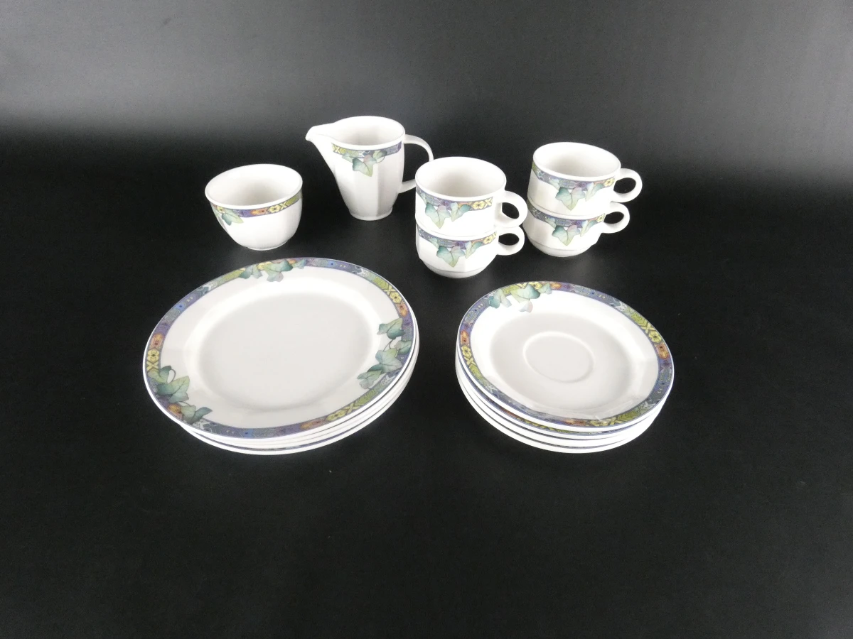 Villeroy & Boch servies set met borden, kopjes en melkkan