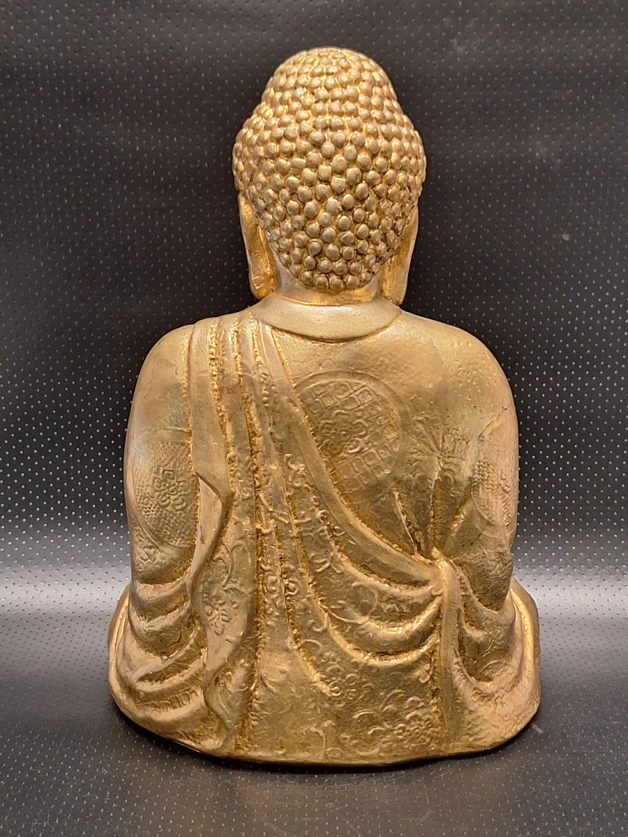 Goudkleurig gipsen Boeddhabeeld in Japanse stijl
