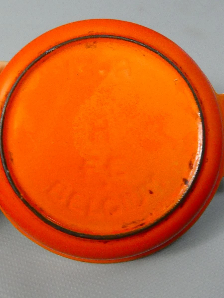 Set van 3 vintage gietijzeren ovenschaaltjes in geel en oranje