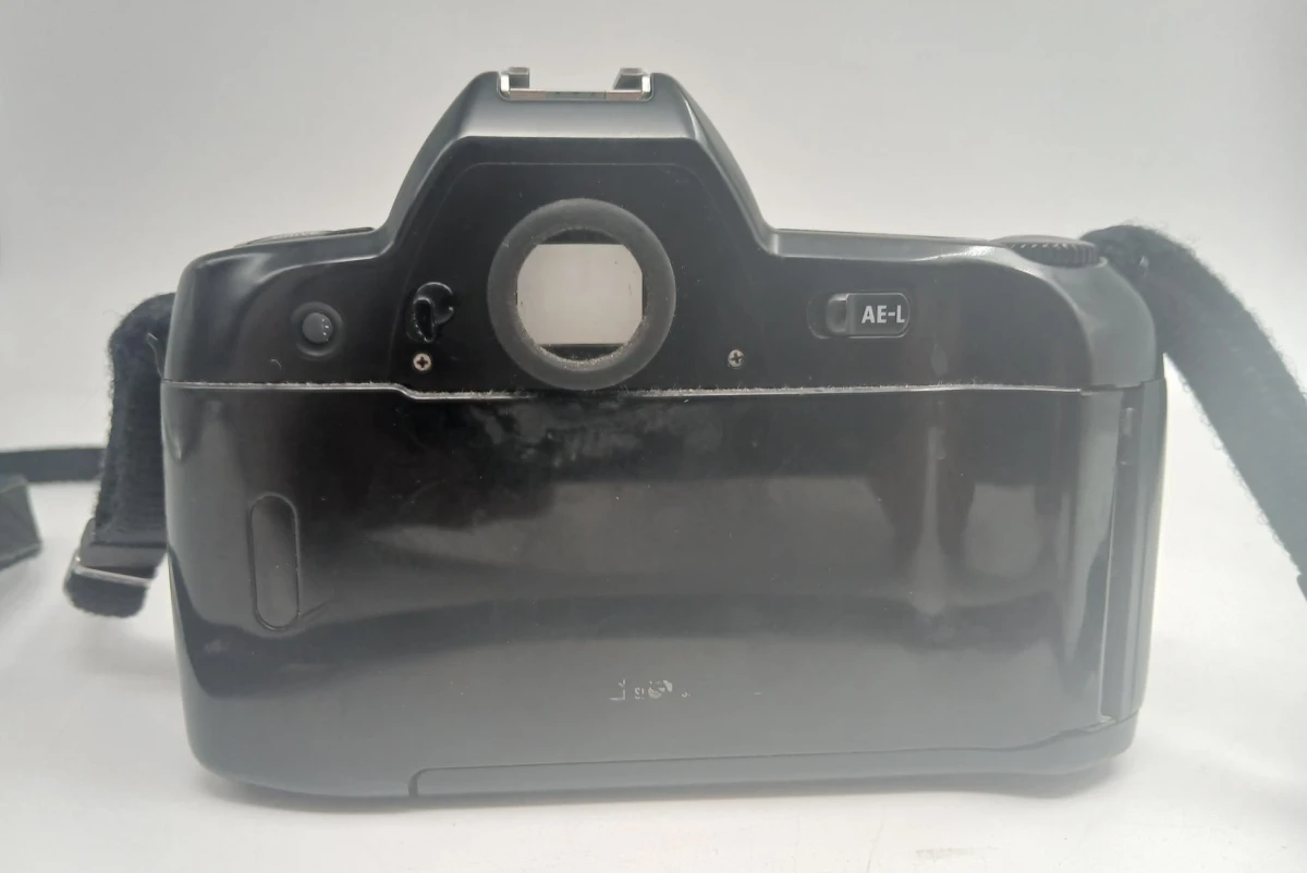 Spiegelreflexcamera NIKON F90 met zoomlens