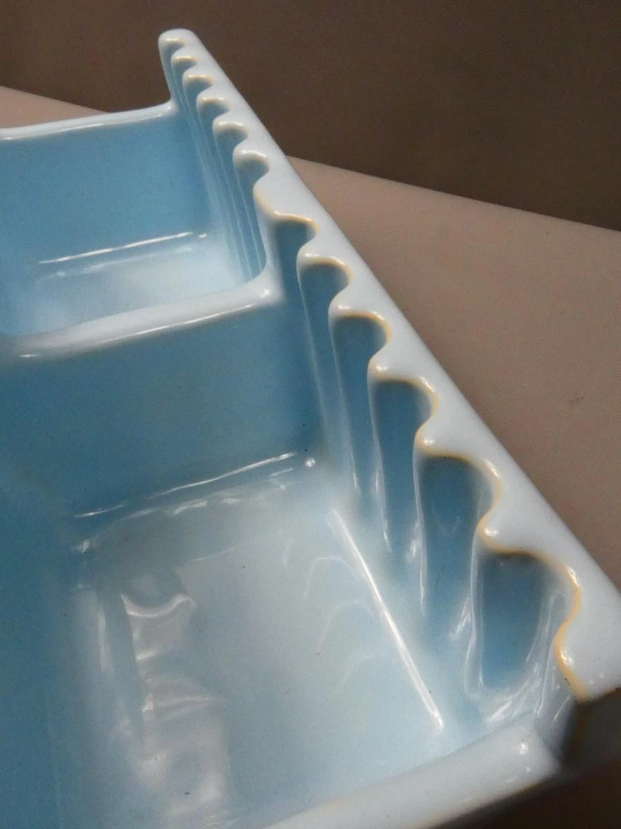Vintage keramische zeepbak met geïntegreerde handgreep