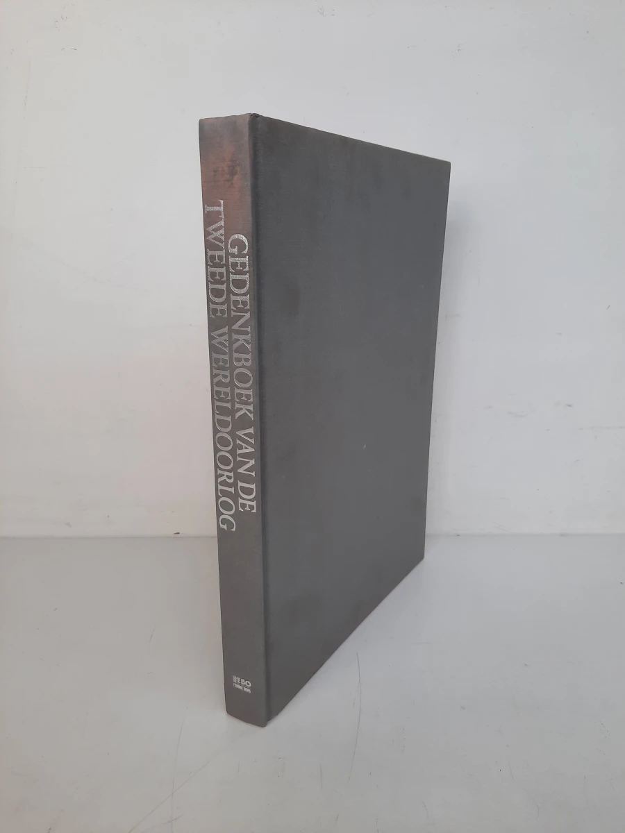 Gedenkboek van de Tweede Wereldoorlog – Ivor Matanle (Rebo, 1989) – Groot fotoboek