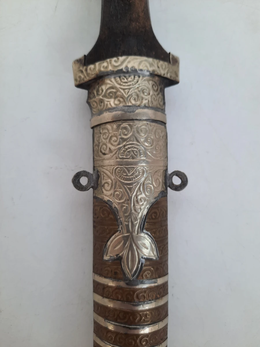 Antieke/Vintage Arabische Khanjar / Jambiya Dolk met Geciseleerde Schede