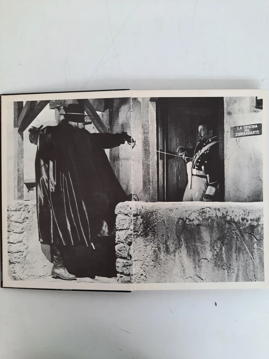 Vintage Walt Disney's Zorro Hardcover Boek (1967) – Zuid-Nederlandse Uitgeverij