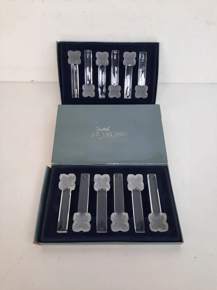 Twee Sets Vintage Kristallen Messenleggers van J.G. Durand – Model "Florence Satine" (12 stuks totaal)