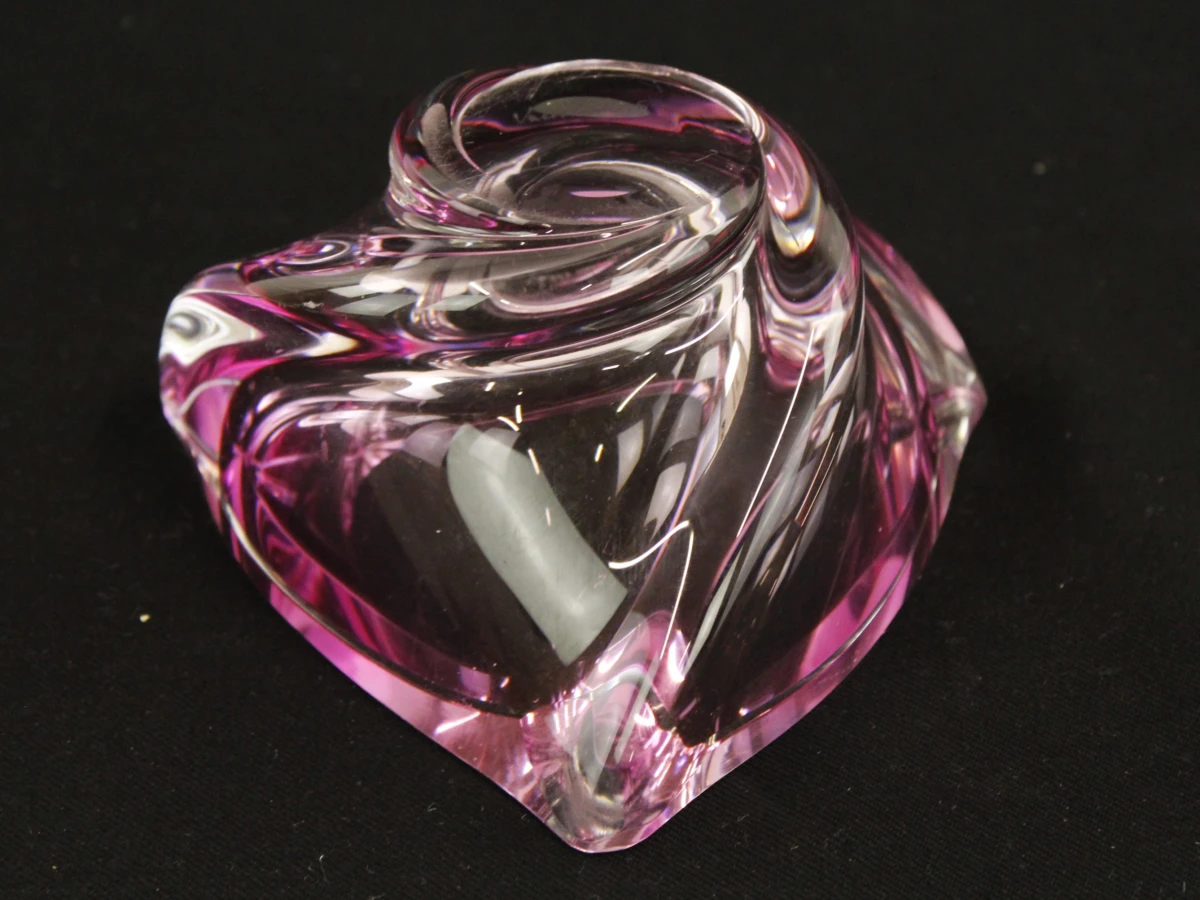 Rood/roze Val Saint Lambert asbak