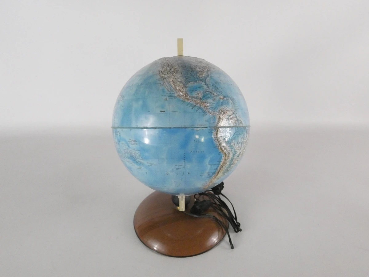 Verlichte wereldbol