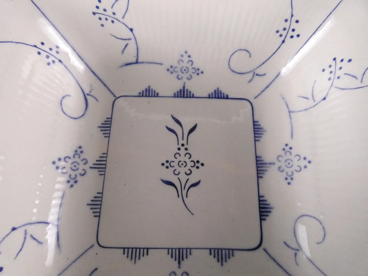 Vintage Boch La Louvière servies met blauw decor(57 stuks)
