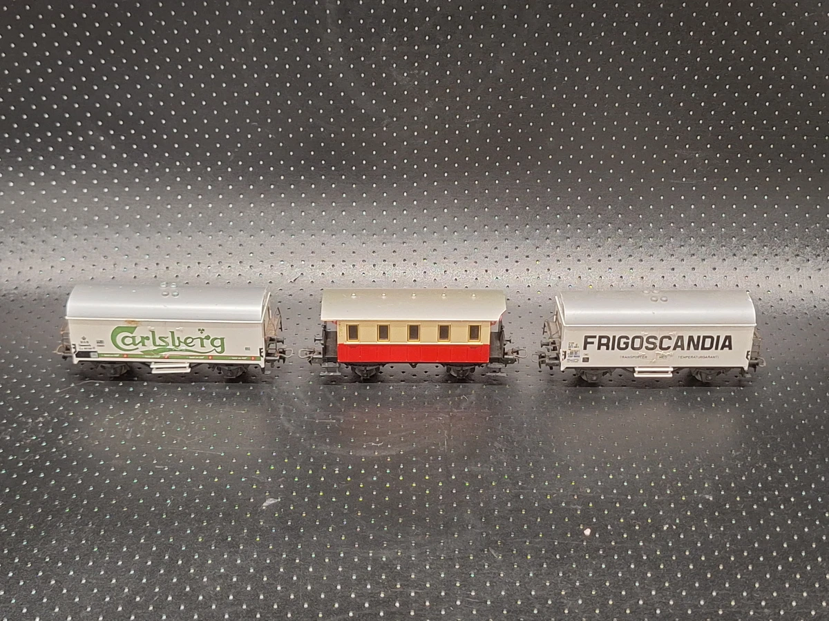 Uitgebreid Märklin H0 modeltreinlot - M-Rails, elektrische wissels, wagons en accessoires