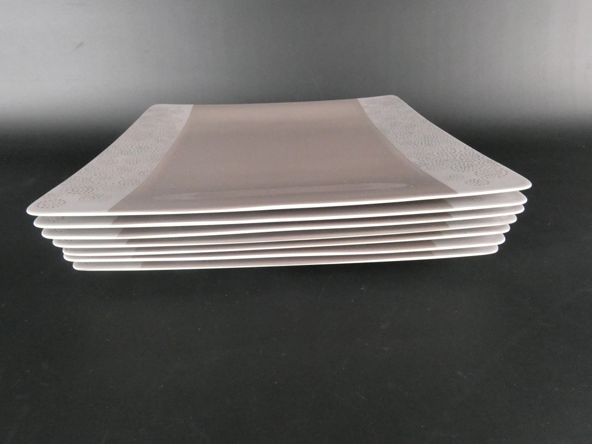 Set van 7 vierkante borden en 2 Royal Boch ontbijtplaten