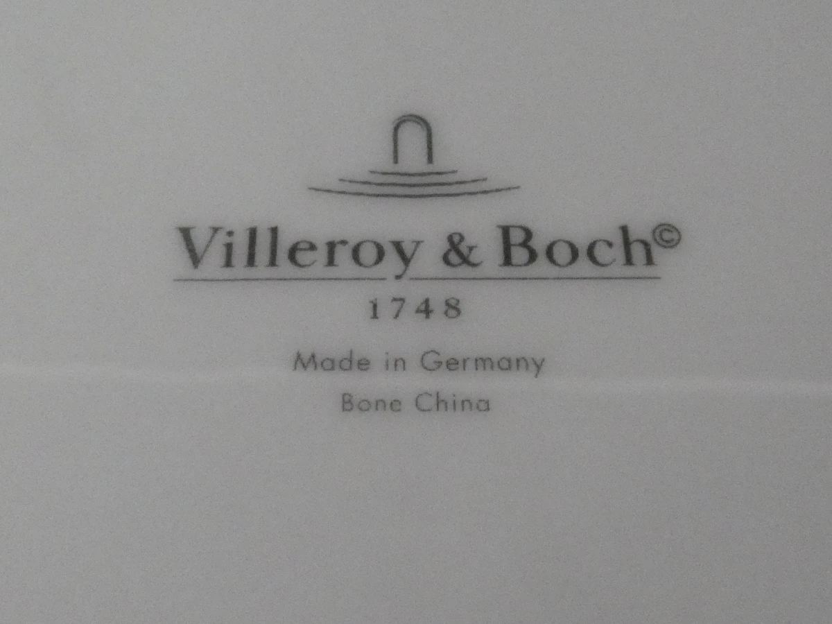 Set van 7 vierkante borden en 2 Royal Boch ontbijtplaten