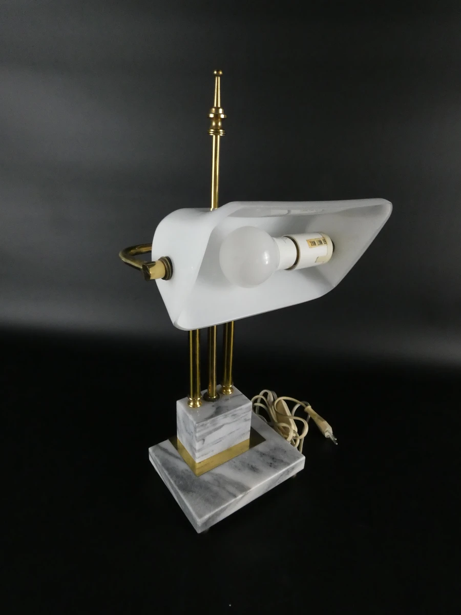 Vintage bureaulamp met marmeren voet en glazen kap