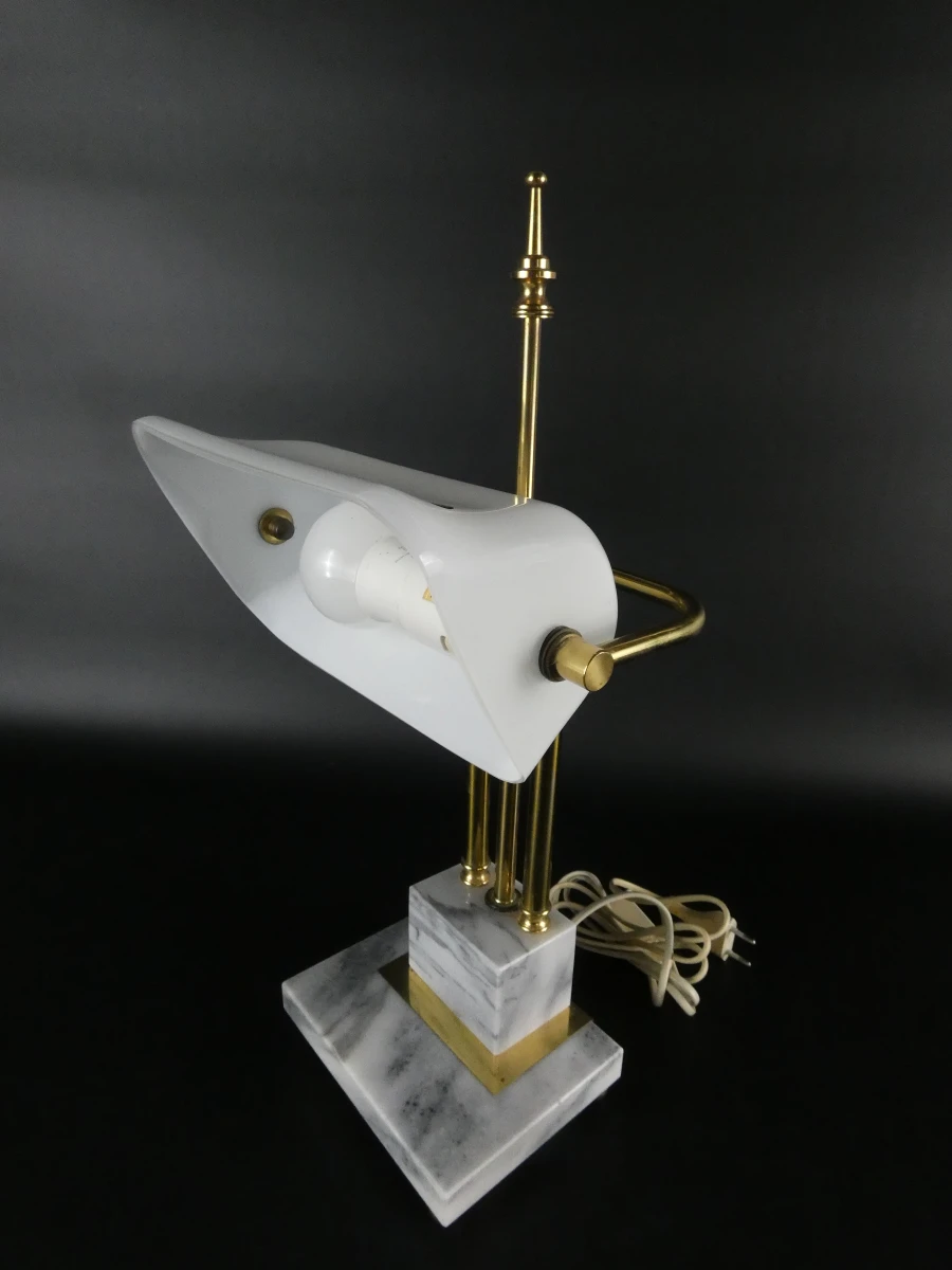 Vintage bureaulamp met marmeren voet en glazen kap