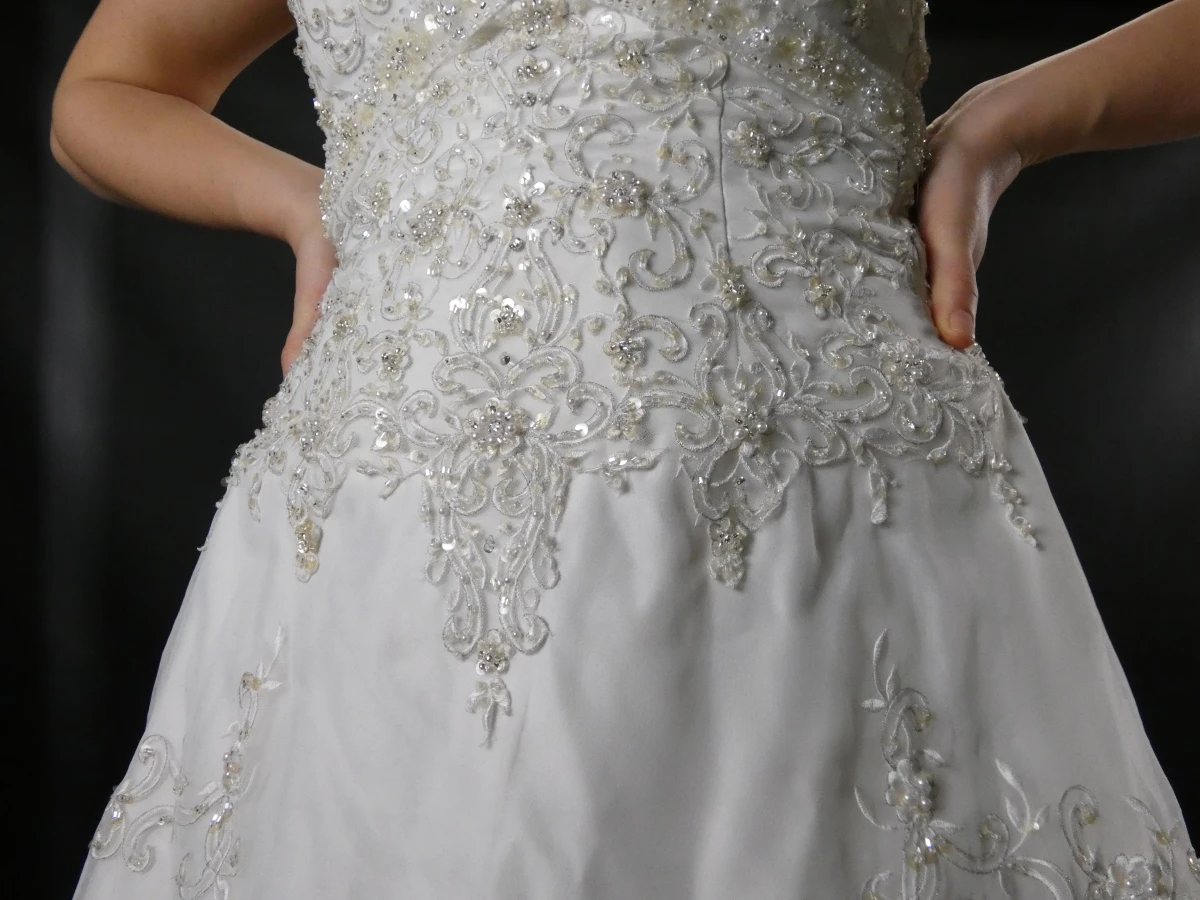 Miss Kelly Bruidsjurk - Strapless Sweetheart met kant, parels & Sequins