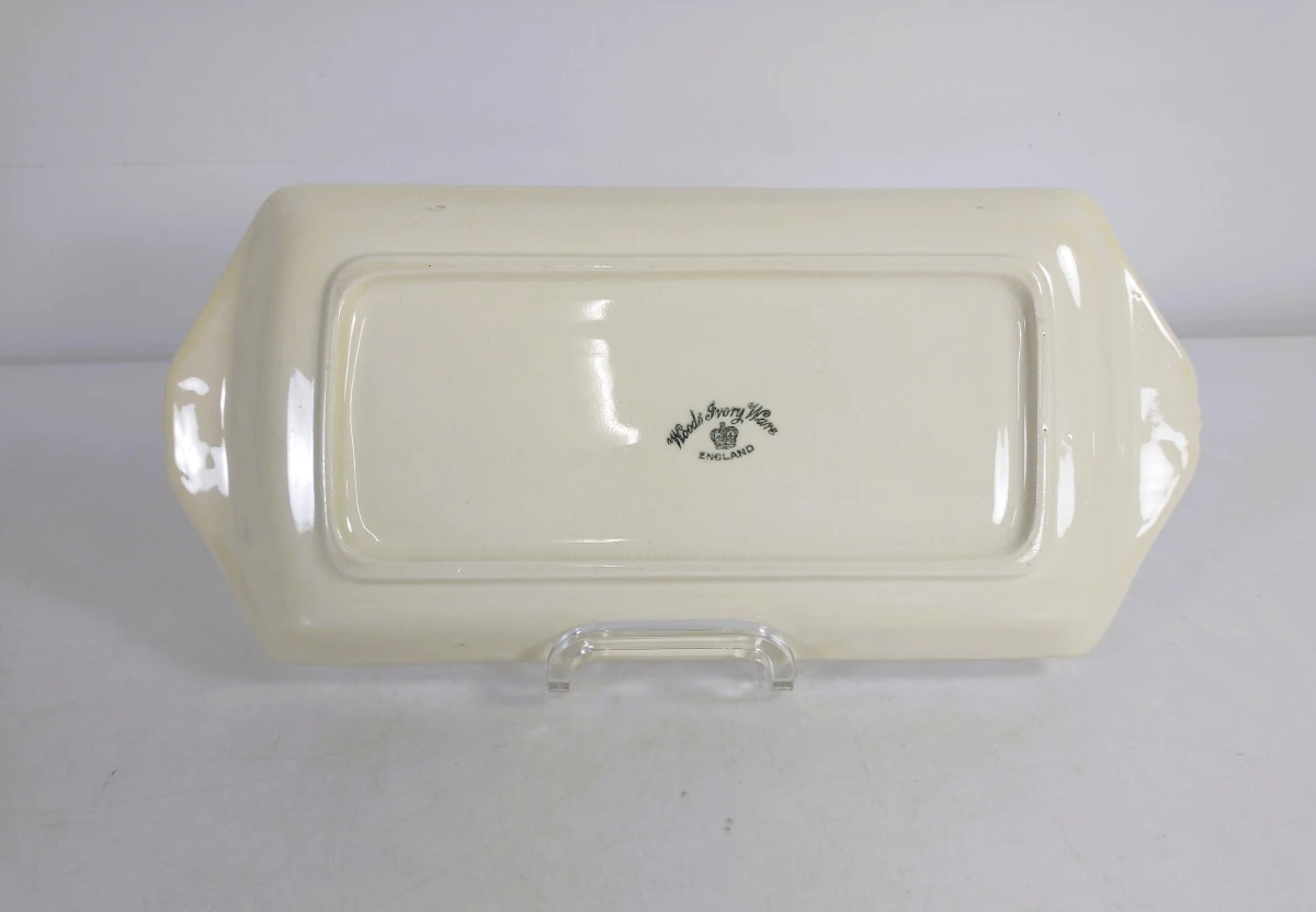 Set van 11 vintage borden en schaal met bloemmotief