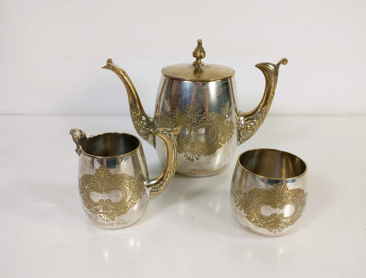 Antiek zilveren en verzilverd theeservies met schaal en accessoires - foto 4