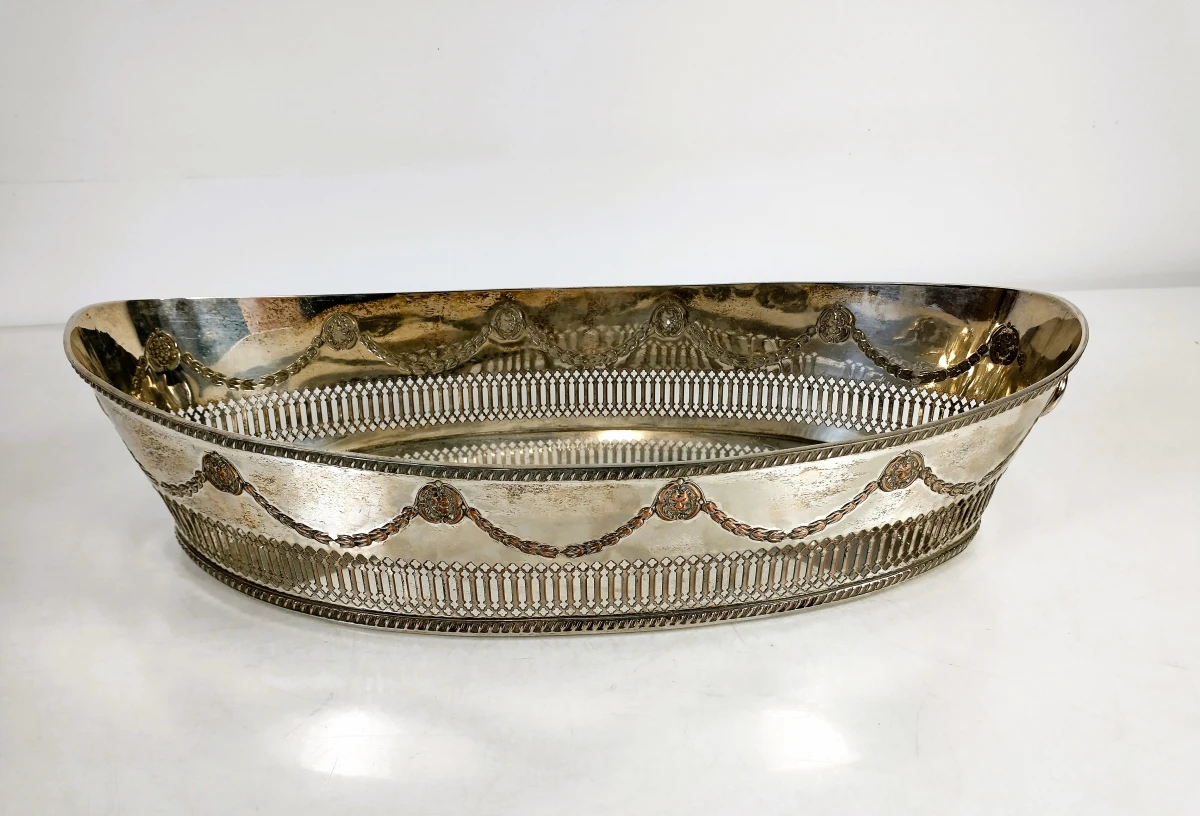 Antiek zilveren en verzilverd theeservies met schaal en accessoires - foto 2