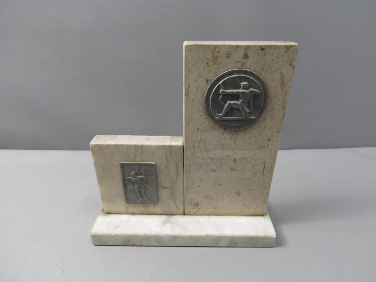 Marmeren trofee