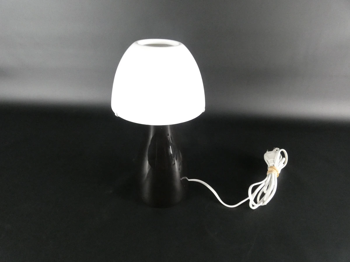 Iconische IKEA Leryd tafellamp